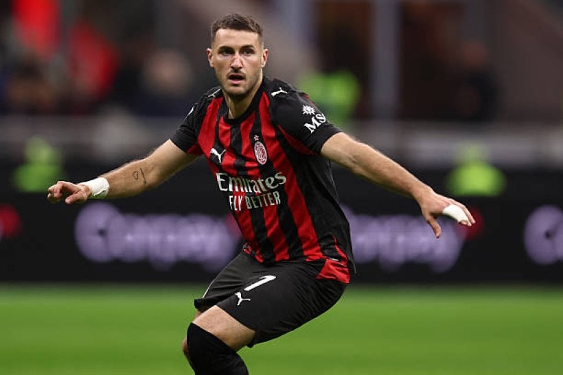 Sunderland and Brentford Monitor Santiago Jiménez Future with AC Milan